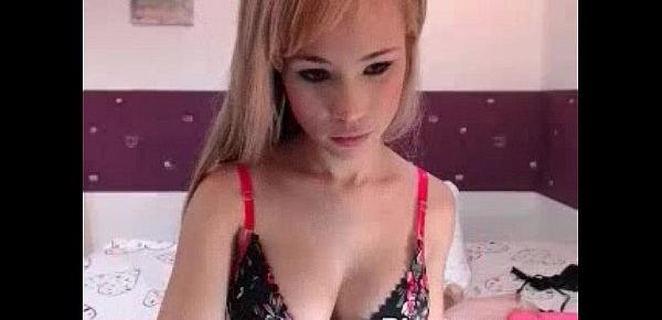  Cute asian blonde is happy and squirting